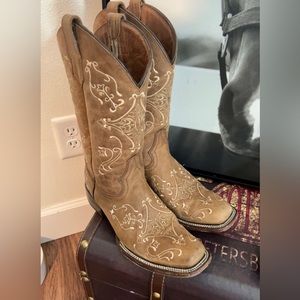 Circle G Corral Boots size 9